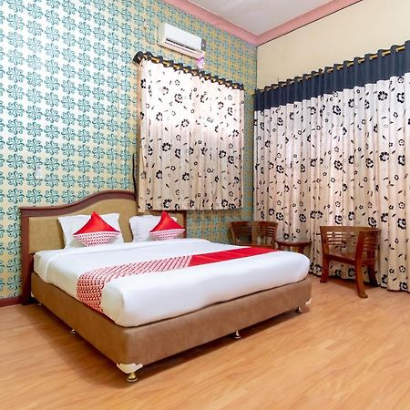OYO 2777 Sleepover Sei Serayu Medan Bagian luar foto