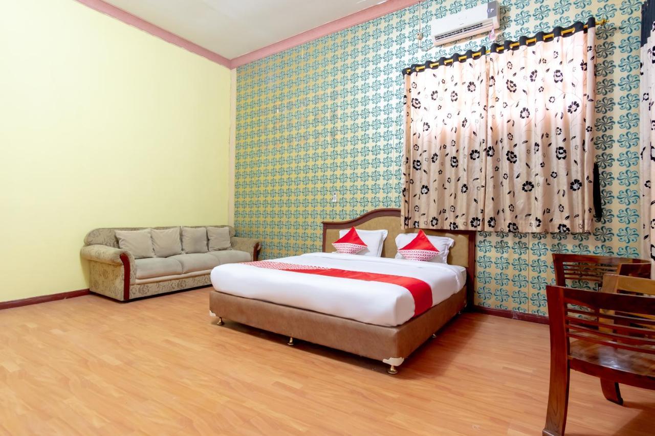OYO 2777 Sleepover Sei Serayu Medan Bagian luar foto