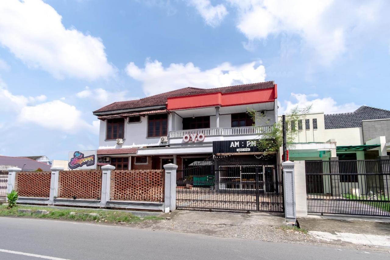 OYO 2777 Sleepover Sei Serayu Medan Bagian luar foto